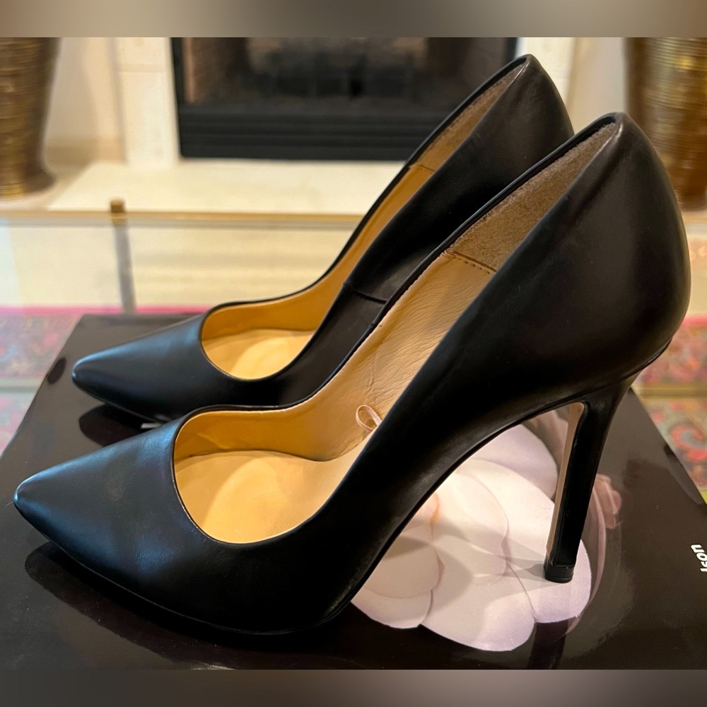 🗣️ LAST CALL! Zara Black Leather Pumps